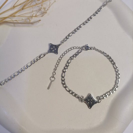 PQ025 | Pulsera en acero inoxidable nudo de bruja
