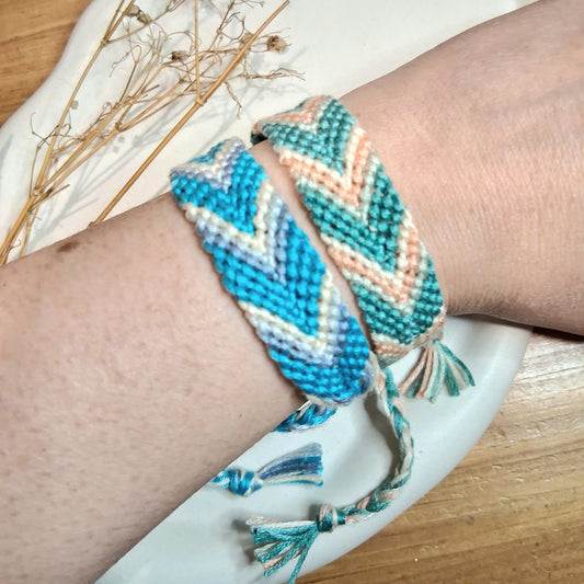 PT029 | Brazalete tejido ajustable en hilo de algodón diseño Chevron