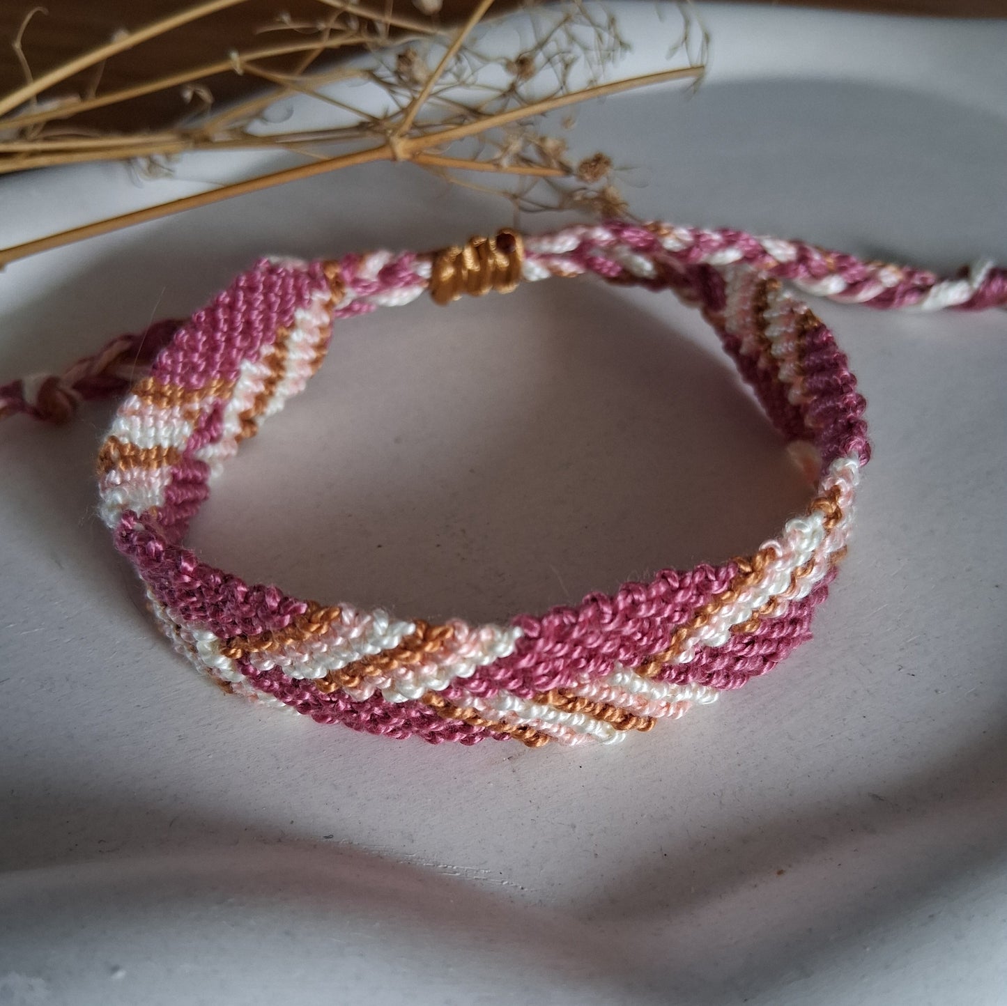 PT050 | Brazalete tejido ajustable en hilo de algodón diseño alternado