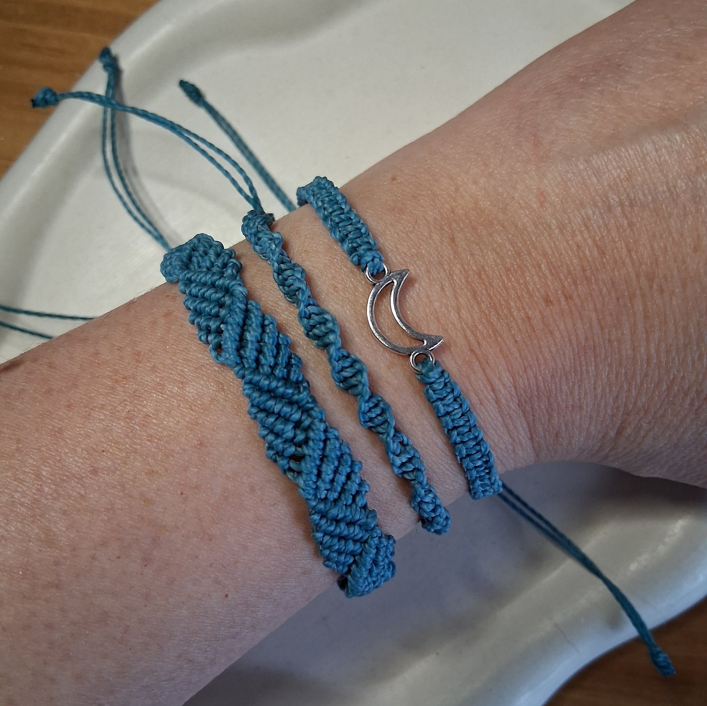 PT051 | Trío de pulseras ajustables macramé