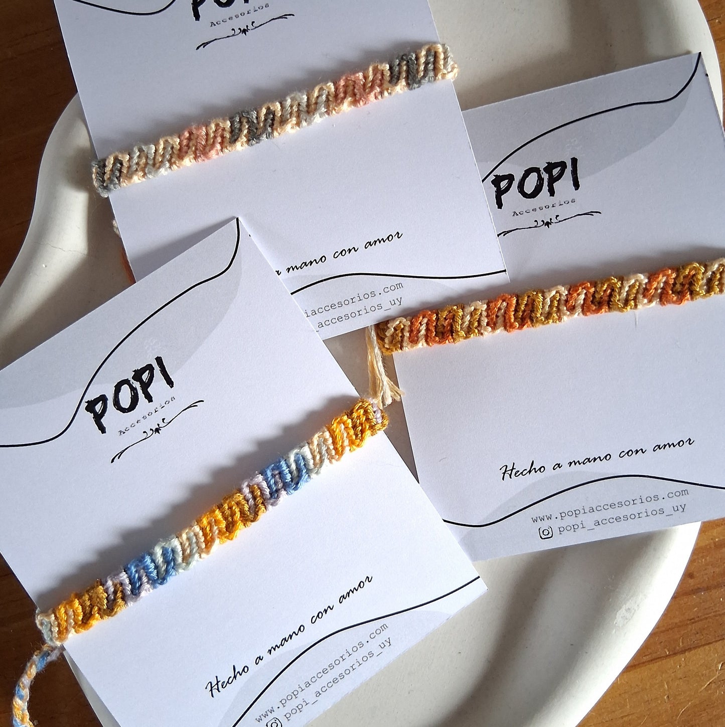 PT058 | Pulsera tejida fina ajustable diseño ondas