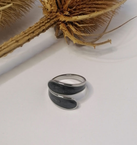 RQ002 | Anillo esmaltado negro en acero inoxidable