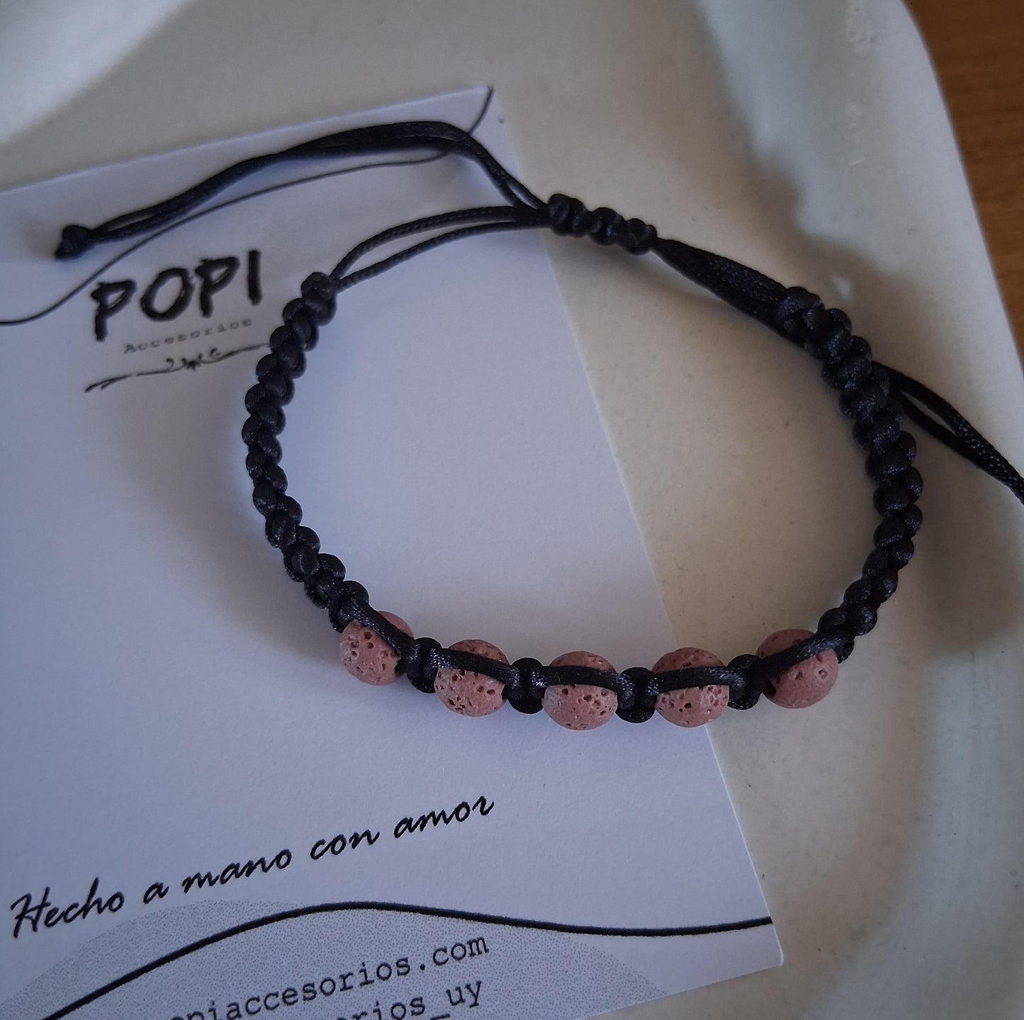 ST039 | Pulsera perlas piedras naturales y macramé