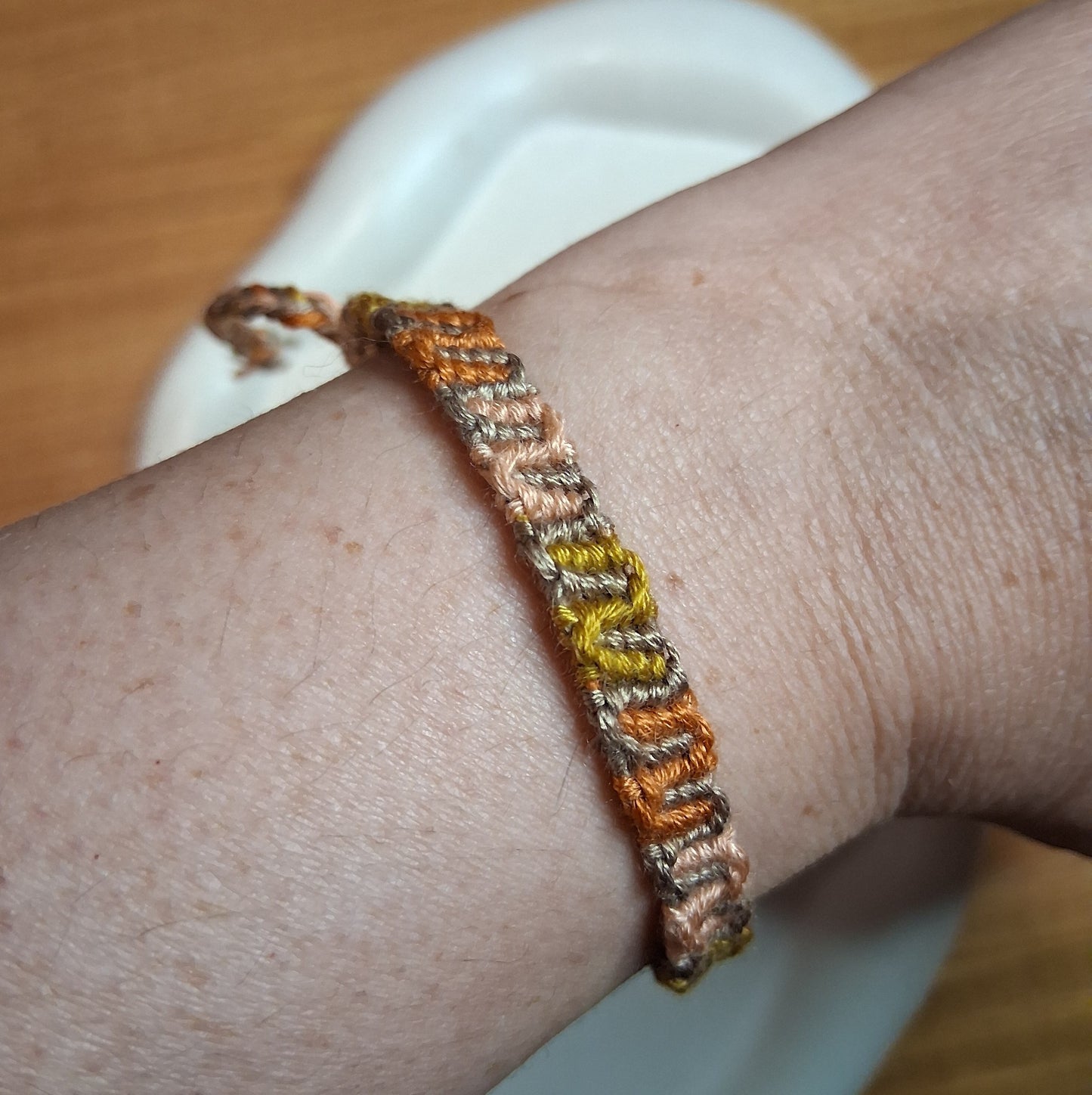 PT058 | Pulsera tejida fina ajustable diseño ondas