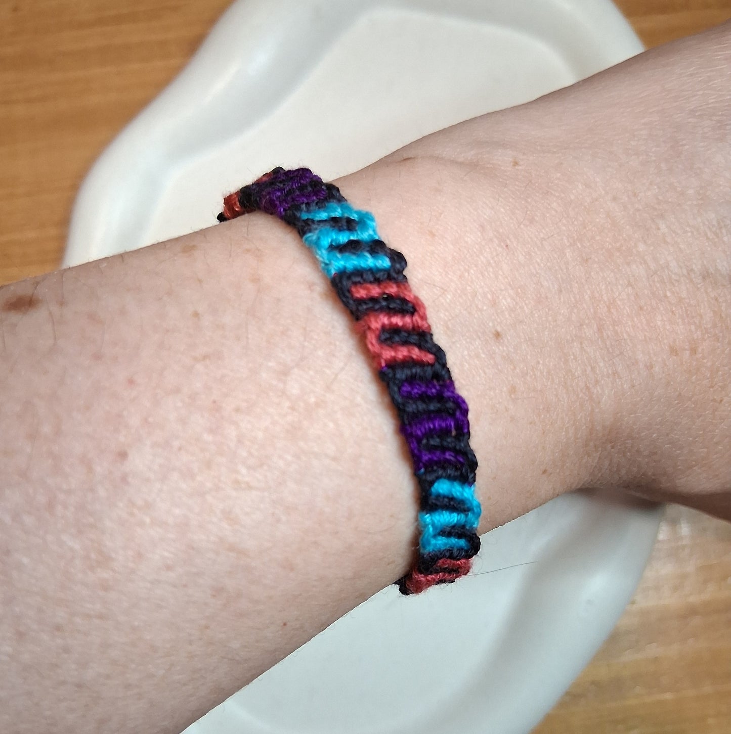 PT058 | Pulsera tejida fina ajustable diseño ondas