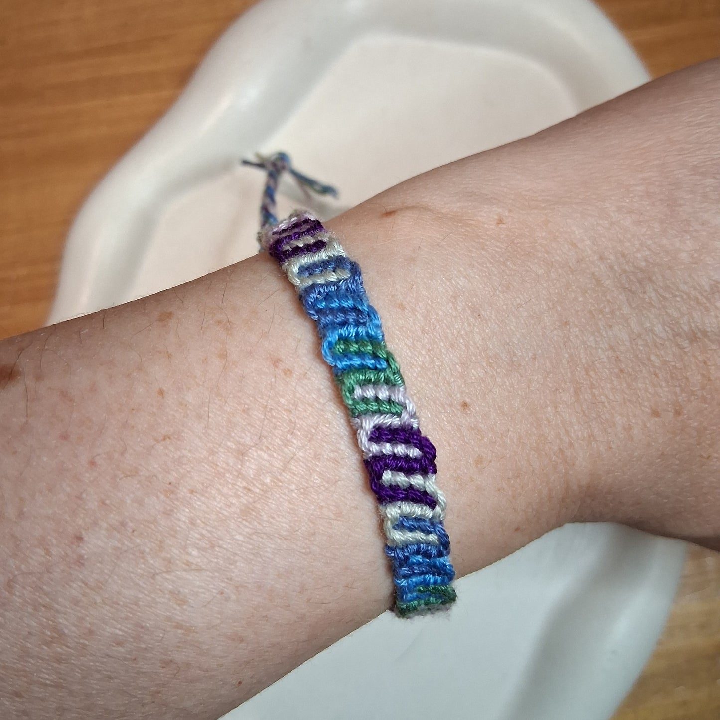 PT058 | Pulsera tejida fina ajustable diseño ondas