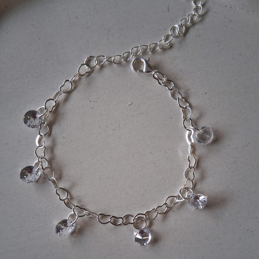 PQ050 | Pulsera enchapada en plata corazones cristal