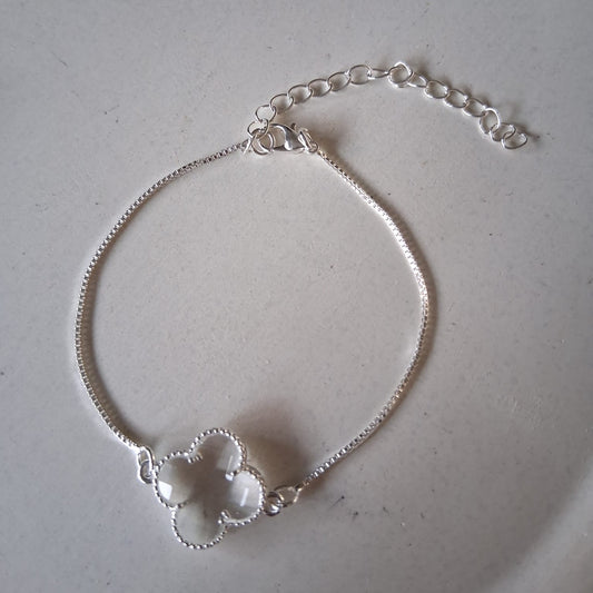PQ049 | Pulsera enchapada en plata trébol cristal